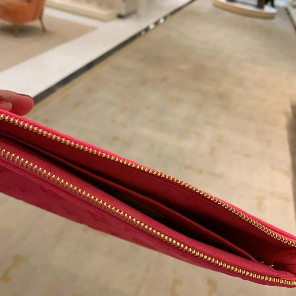 Authentic limited edition Louis Vuitton rare bright pink soft logo pouch .Must! - Picture 14 of 16